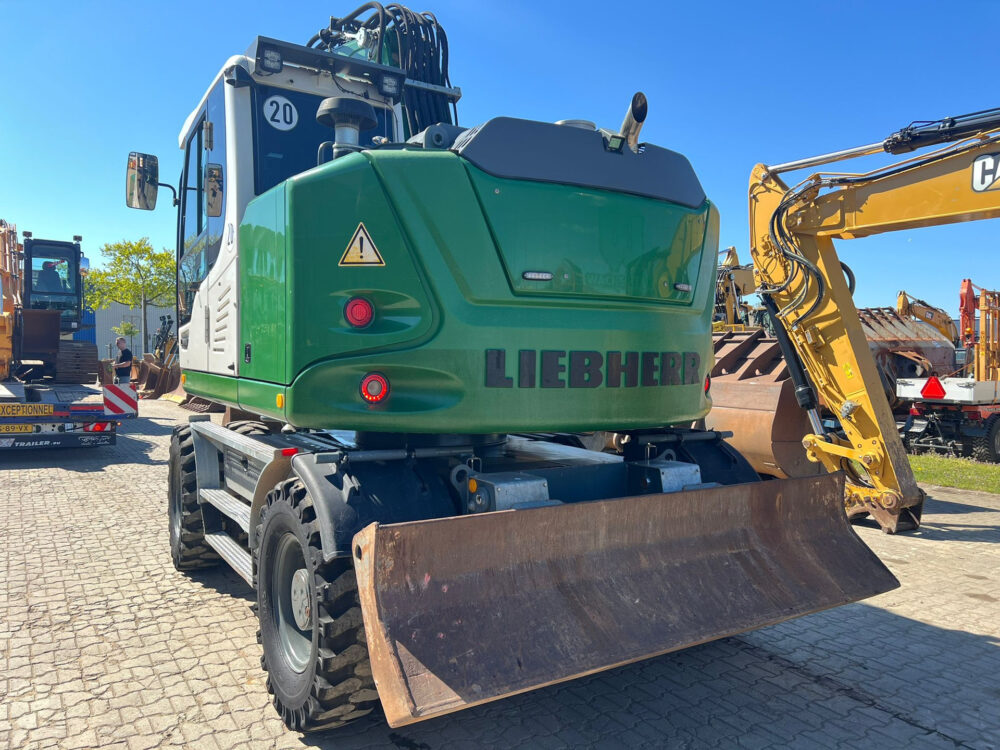 Liebherr A914  mobiele graafmachi