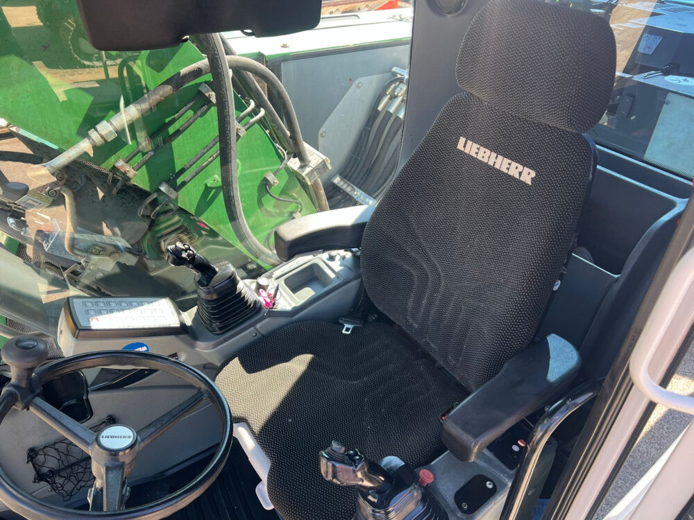 Liebherr A914  mobiele graafmachi