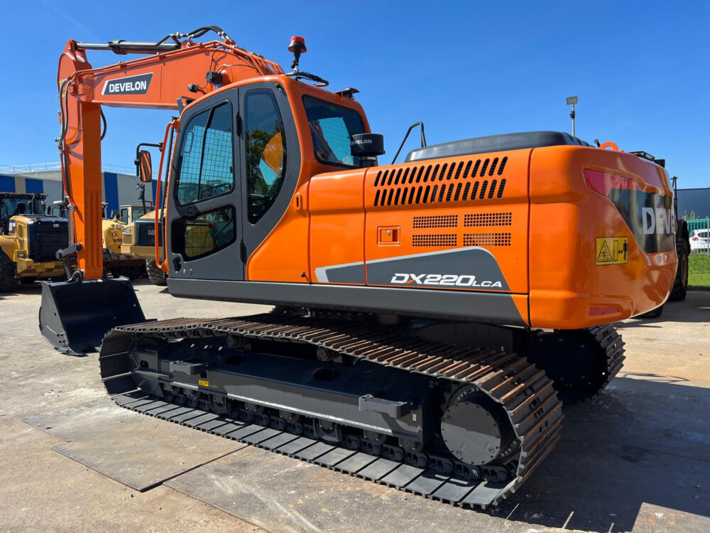 Develon DX220 LCA tier 2 graafmachine