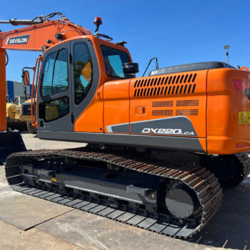 Develon DX220 LCA tier 2 graafmachine