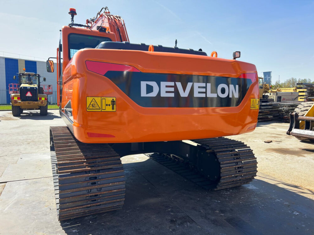 Develon DX220 LCA tier 2 graafmachine