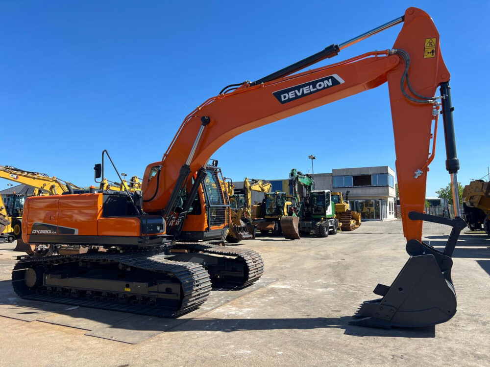 Develon DX220 LCA tier 2 graafmachine