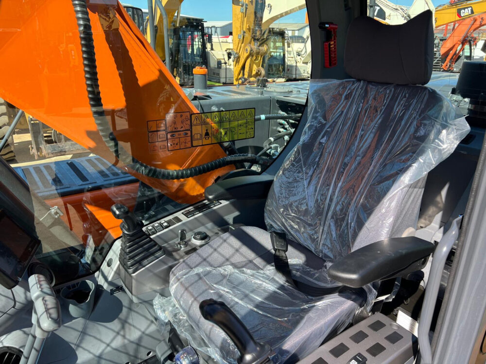 Develon DX220 LCA tier 2 graafmachine