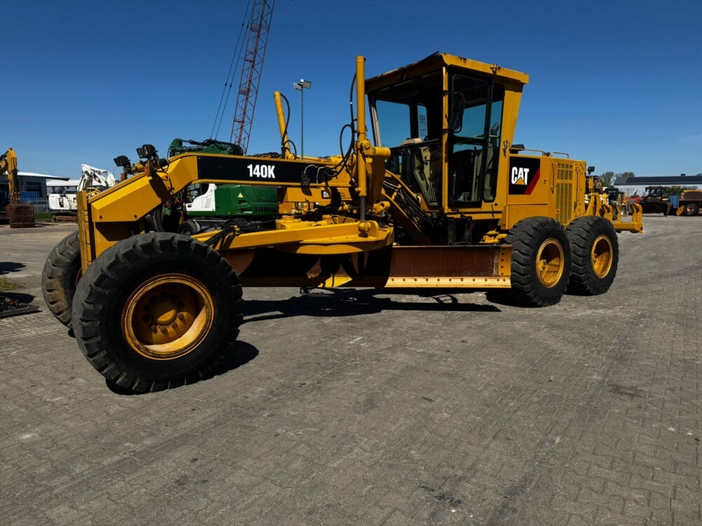Caterpillar 140K grader