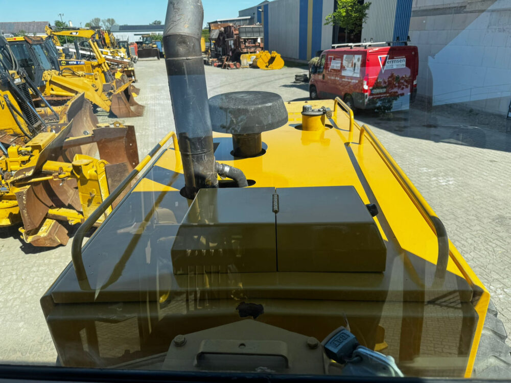 Caterpillar 140K grader