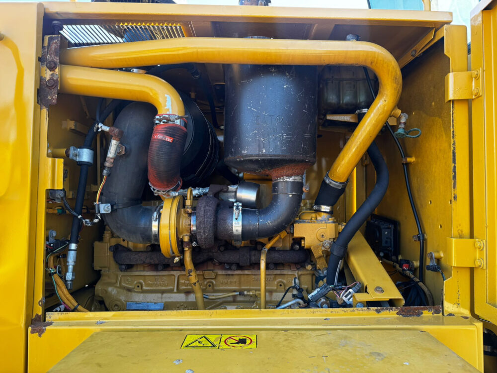 Caterpillar 140K grader
