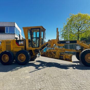 Caterpillar 140K grader