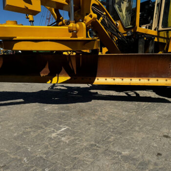 Caterpillar 140K grader