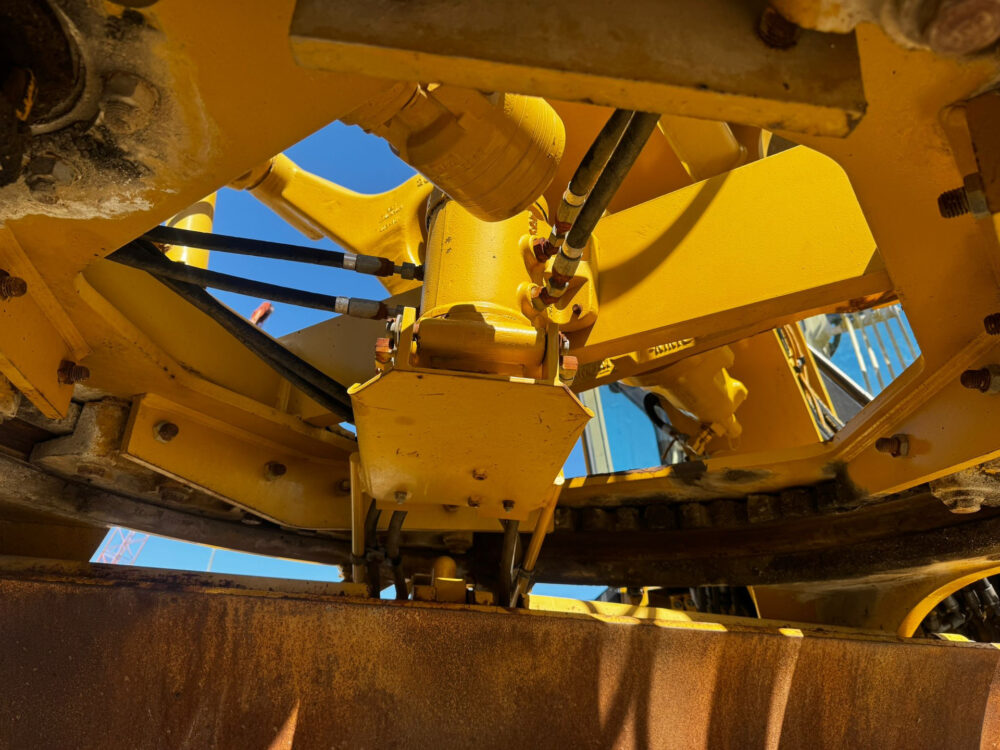 Caterpillar 140K grader