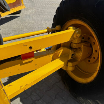 Caterpillar 140K grader