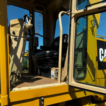 Caterpillar 140K grader