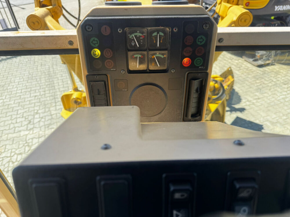 Caterpillar 140K grader