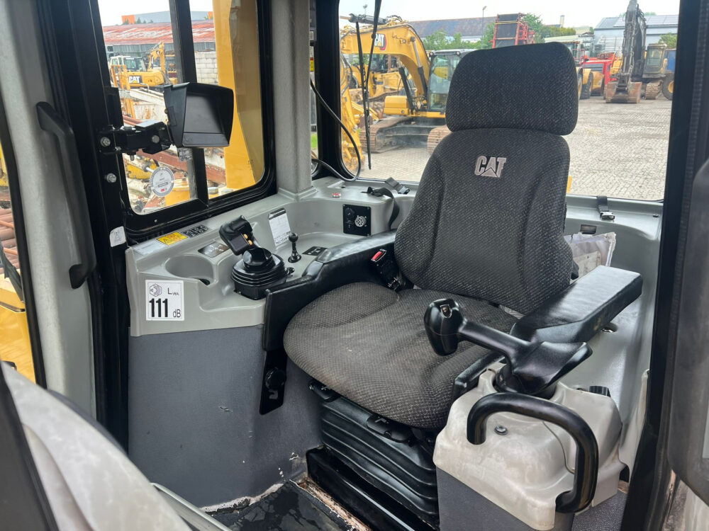 Caterpillar D6T XL rupsdozer
