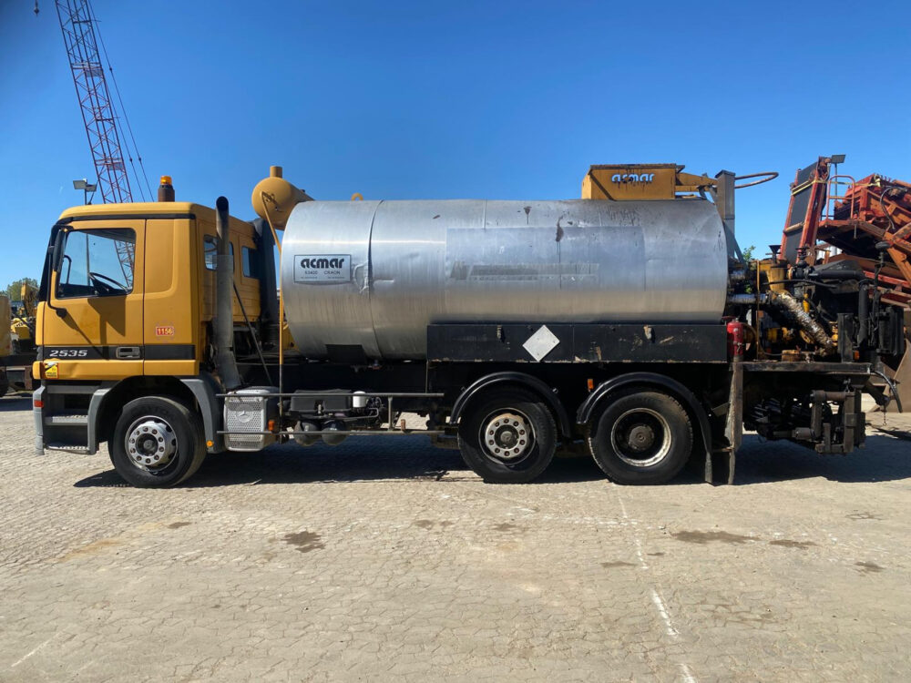 Mercedes-Benz 2535 ACMAR bitumen sprayer