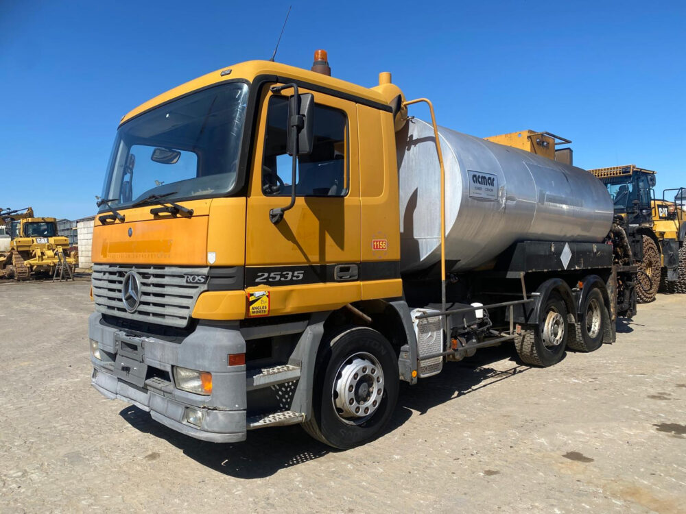 Mercedes-Benz 2535 ACMAR bitumen sprayer