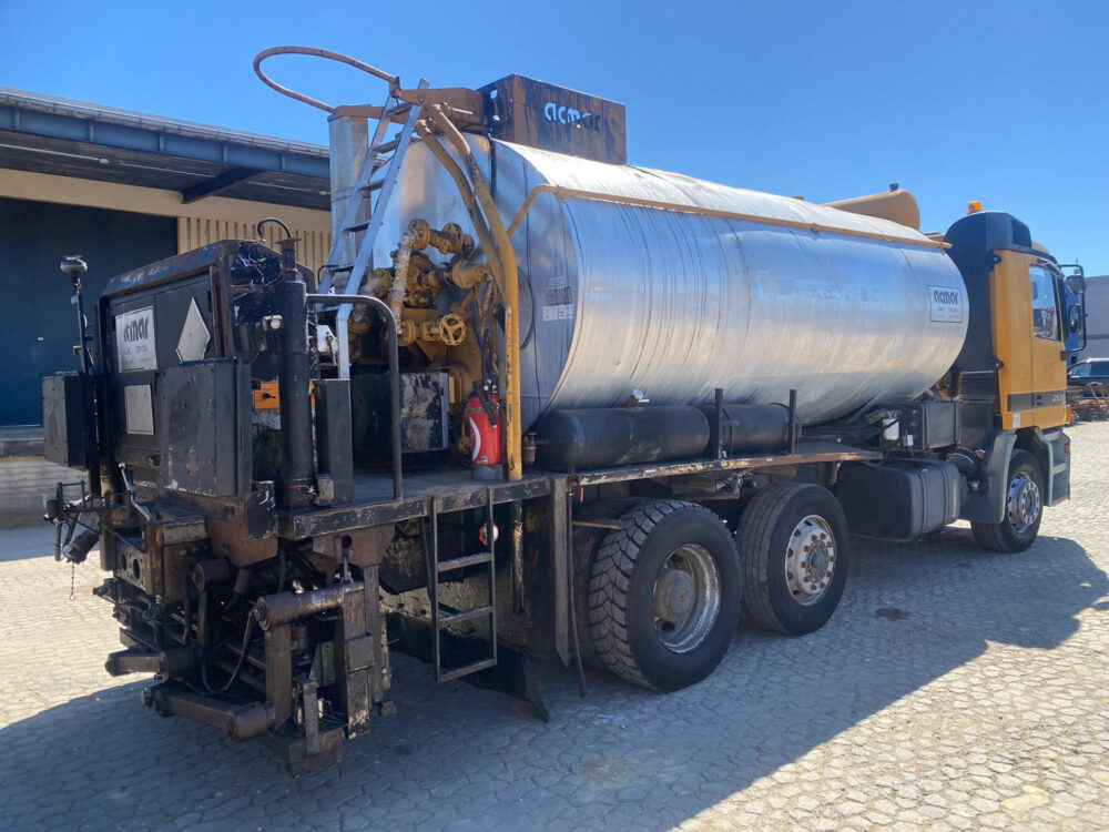 Mercedes-Benz 2535 ACMAR bitumen sprayer