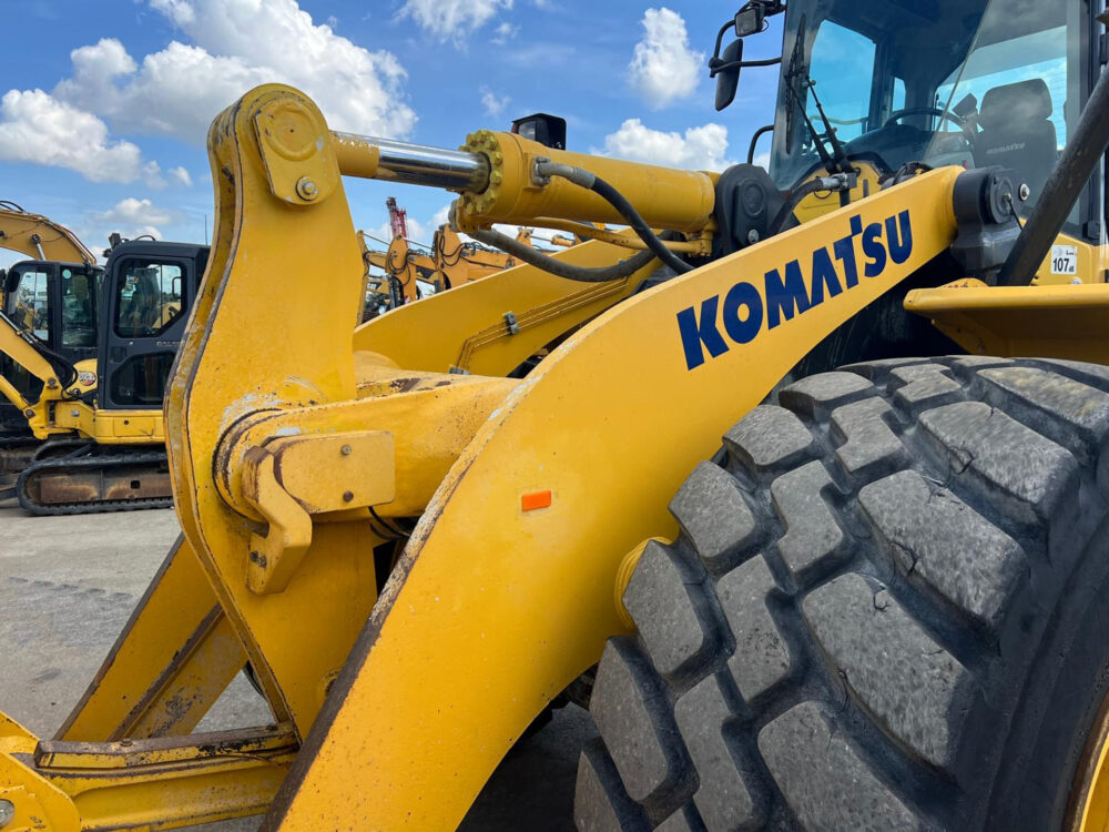 Komatsu WA470-7 wiellader