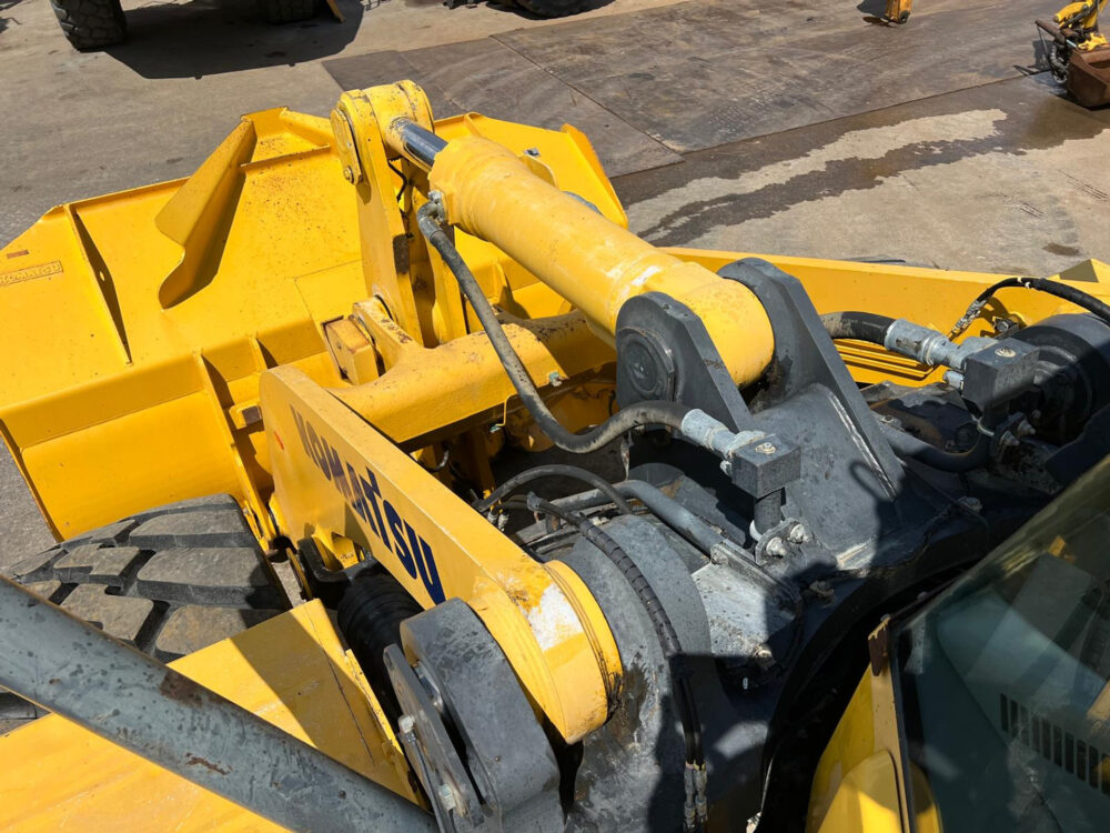 Komatsu WA470-7 wiellader