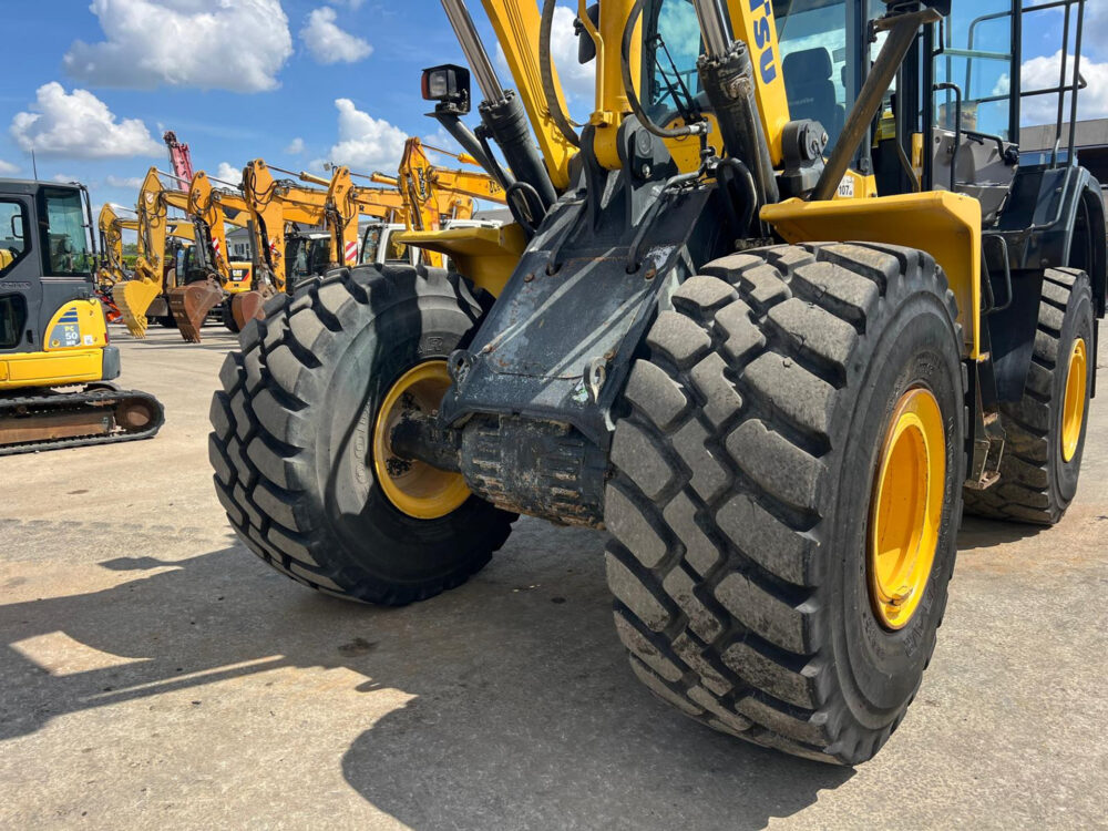 Komatsu WA470-7 wiellader