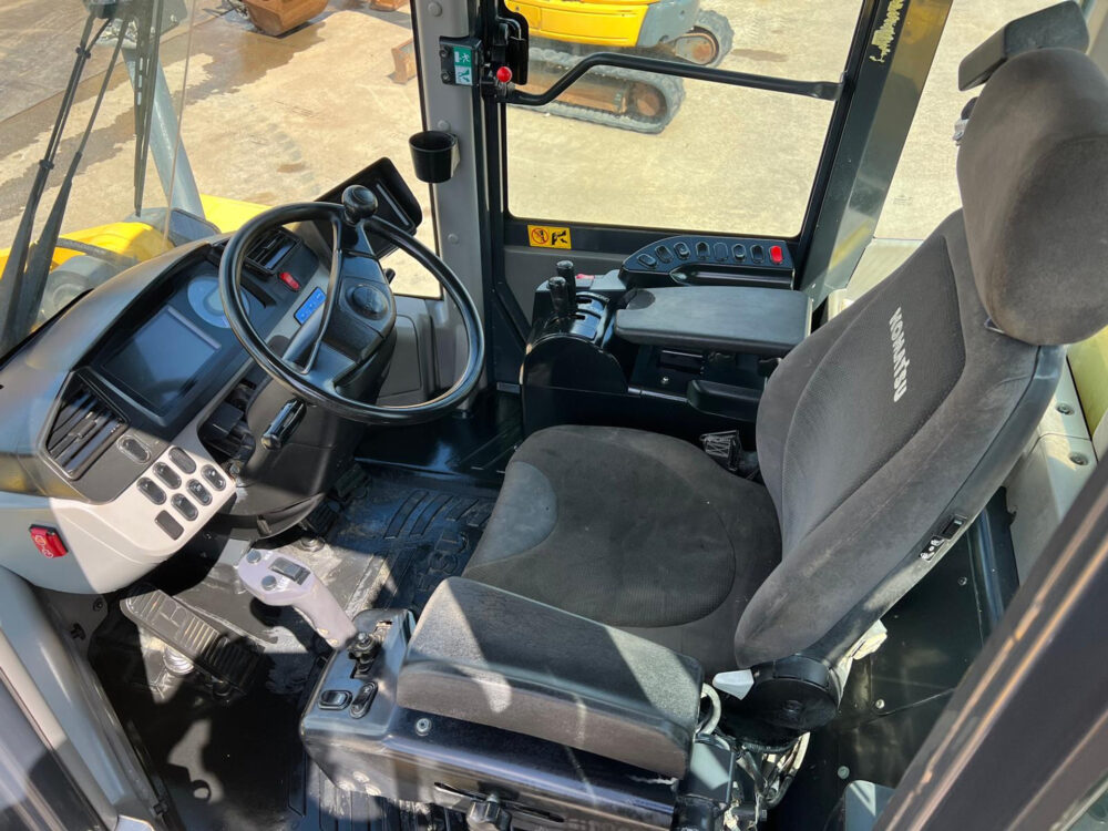 Komatsu WA470-7 wiellader