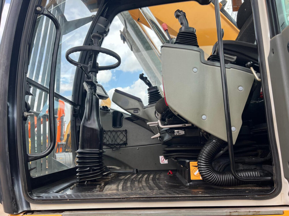 Liebherr LH30M litronic overslagmachine