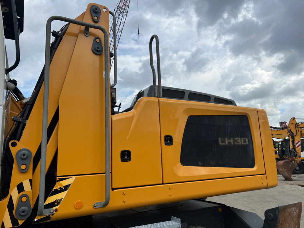 Liebherr LH30M litronic overslagmachine