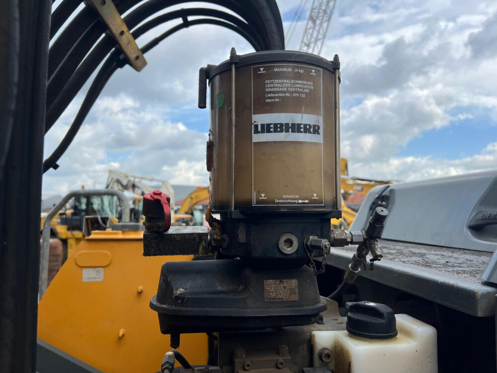 Liebherr LH30M litronic overslagmachine
