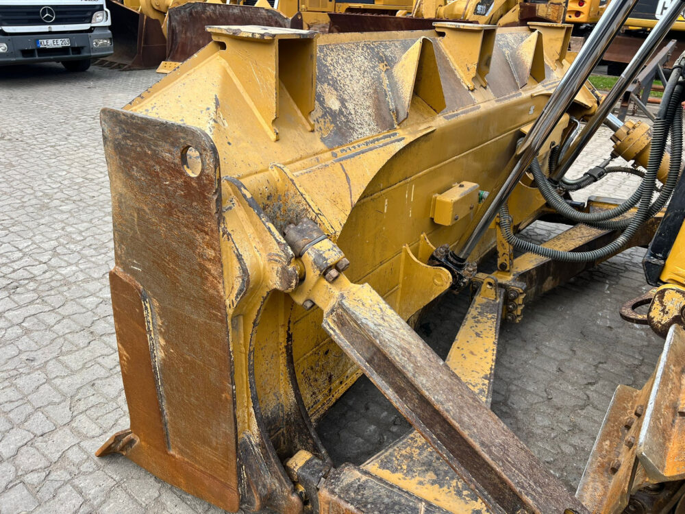 Caterpillar D6 XL next gen bulldozer