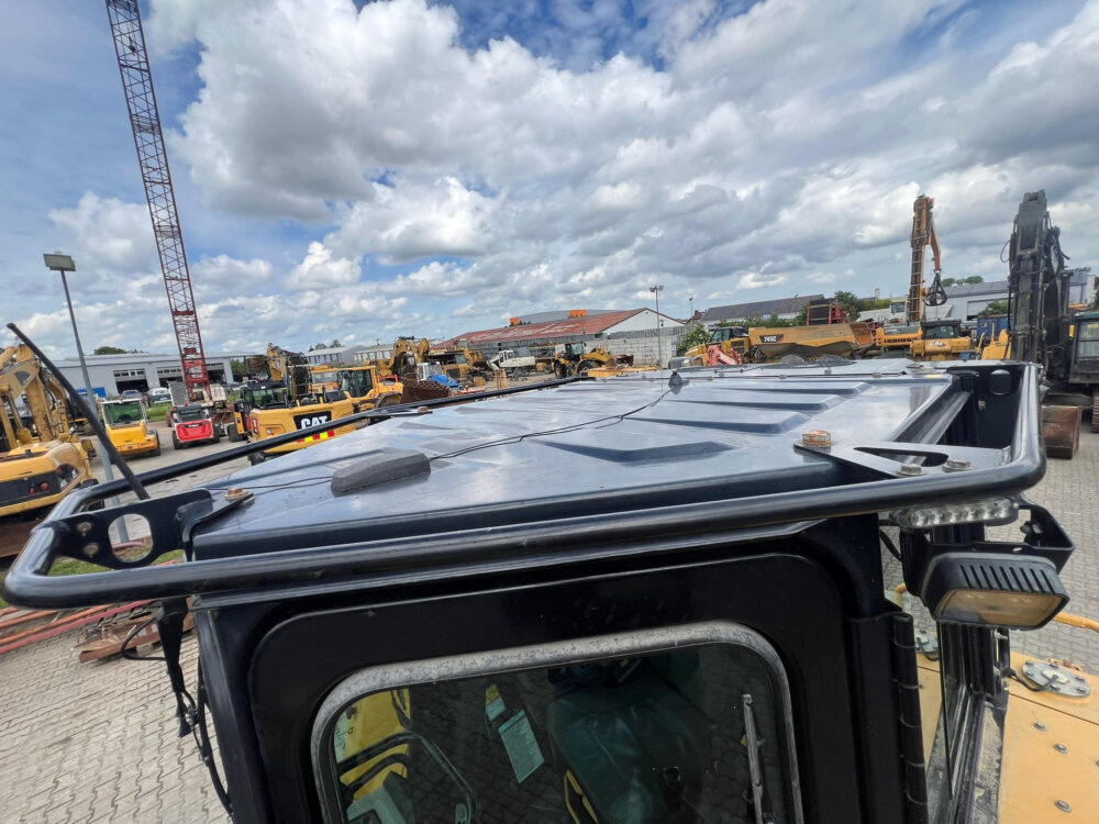 Caterpillar D6 XL next gen bulldozer