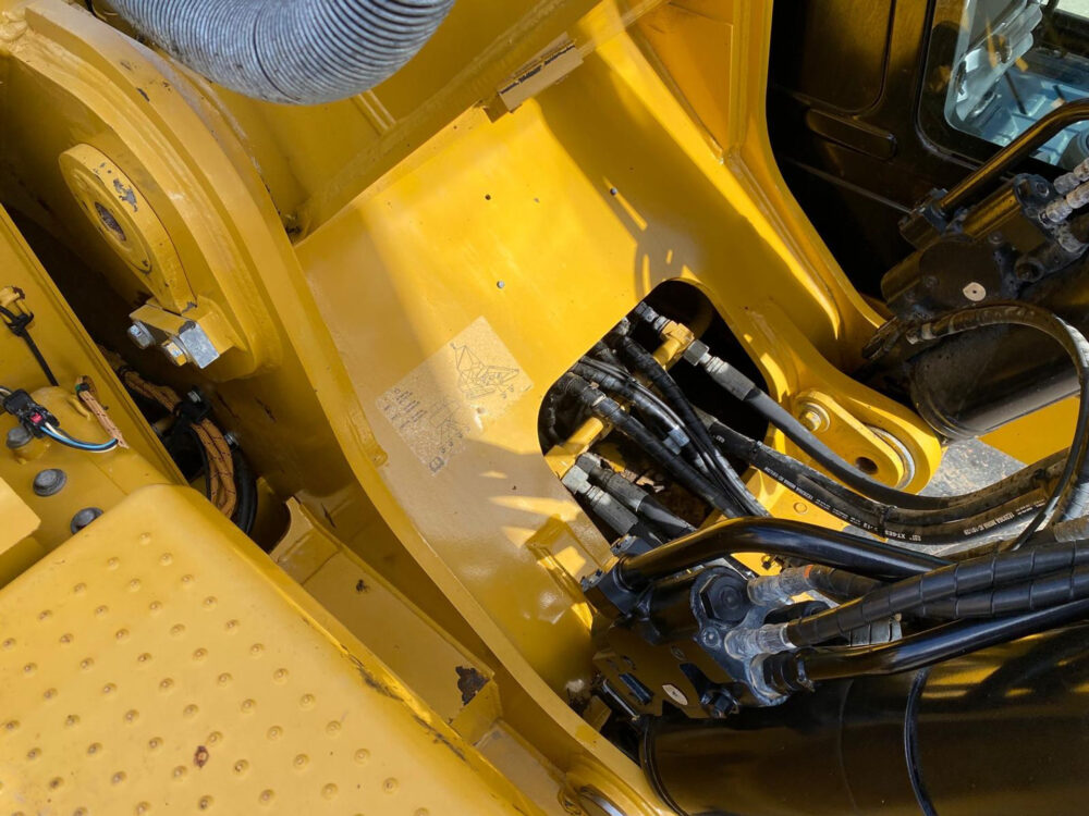 Caterpillar 330 FLN rupsgraafmachine