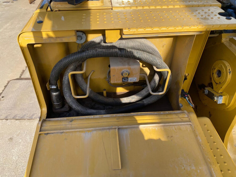Caterpillar 330 FLN rupsgraafmachine