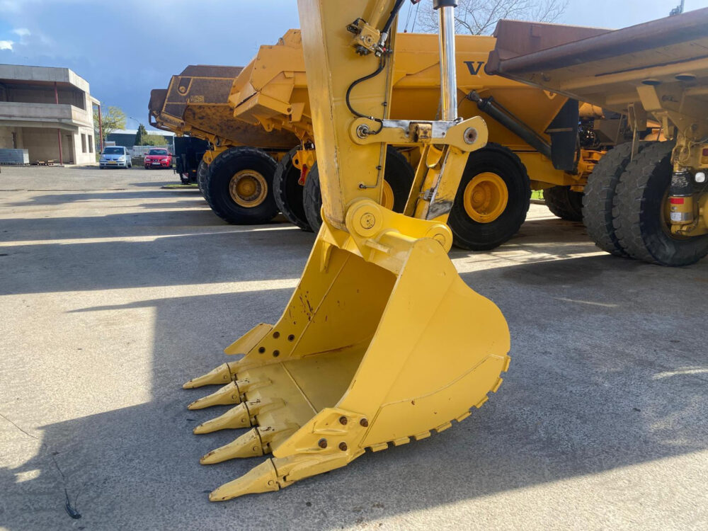 Caterpillar 330 FLN rupsgraafmachine