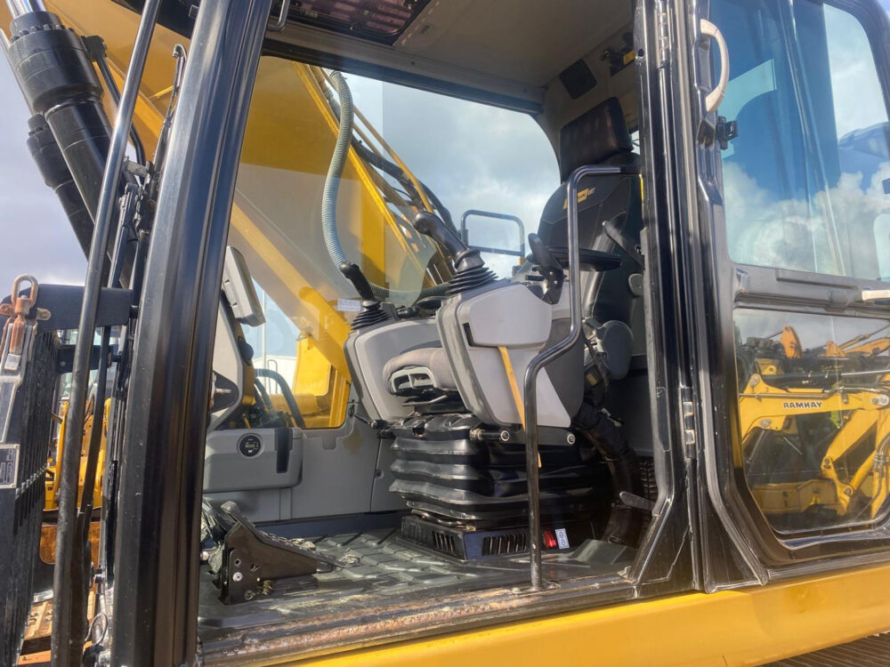 Caterpillar 330 FLN rupsgraafmachine