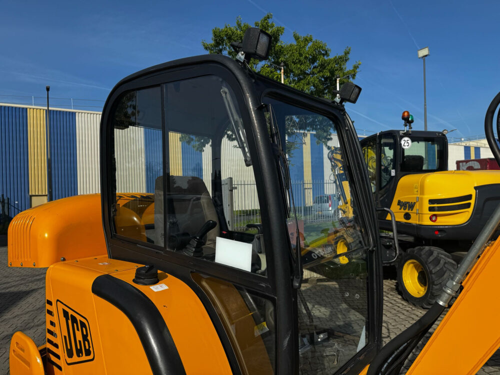 JCB 803 super minigraver
