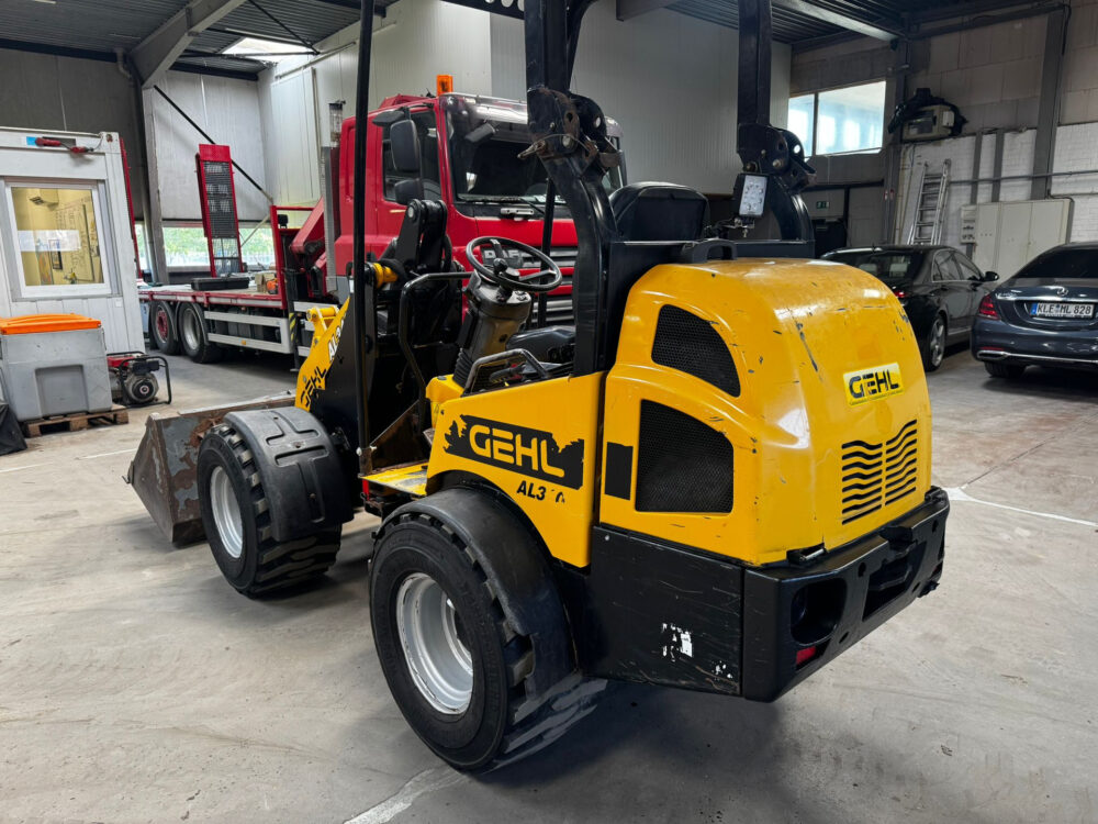 Gehl AL340 wiellader with registration!