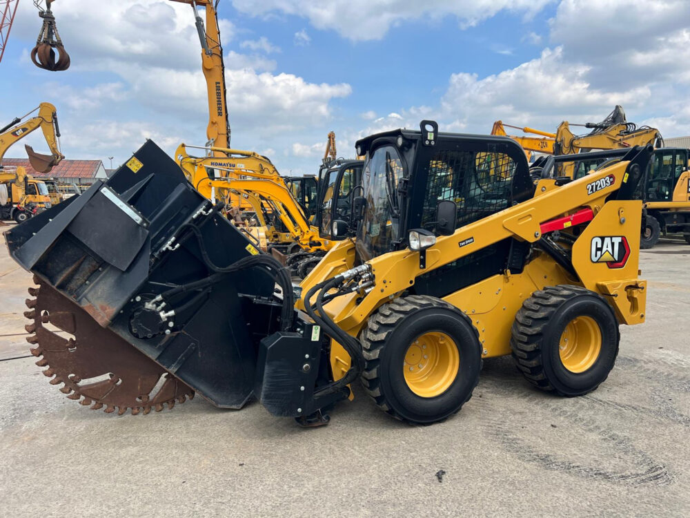 Caterpillar 272D3XE Schranklader