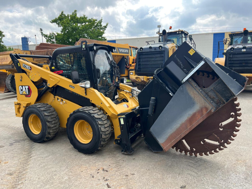 Caterpillar 272D3XE Schranklader