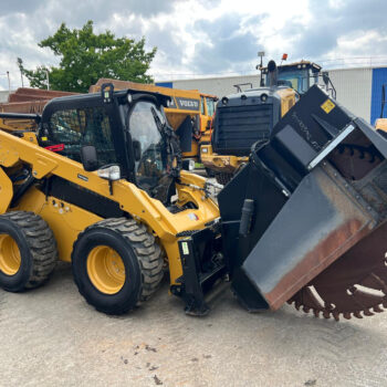 Caterpillar 272D3XE Schranklader