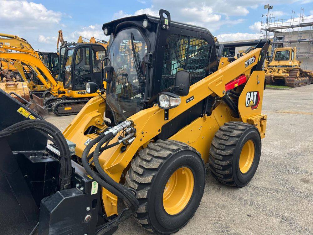 Caterpillar 272D3XE Schranklader
