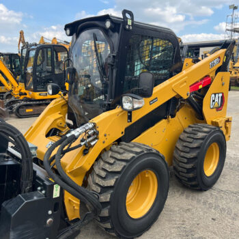 Caterpillar 272D3XE Schranklader