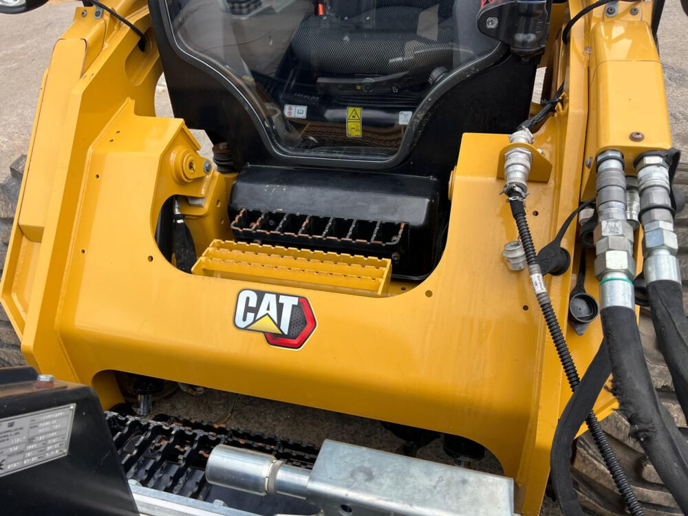 Caterpillar 272D3XE Schranklader