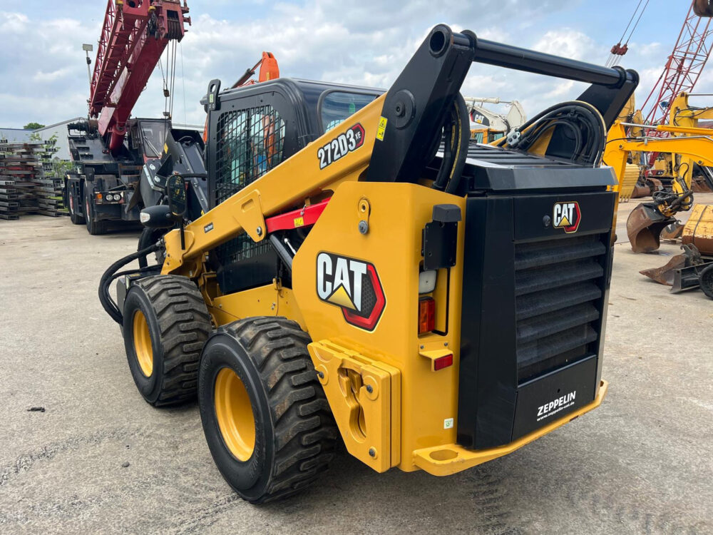 Caterpillar 272D3XE Schranklader