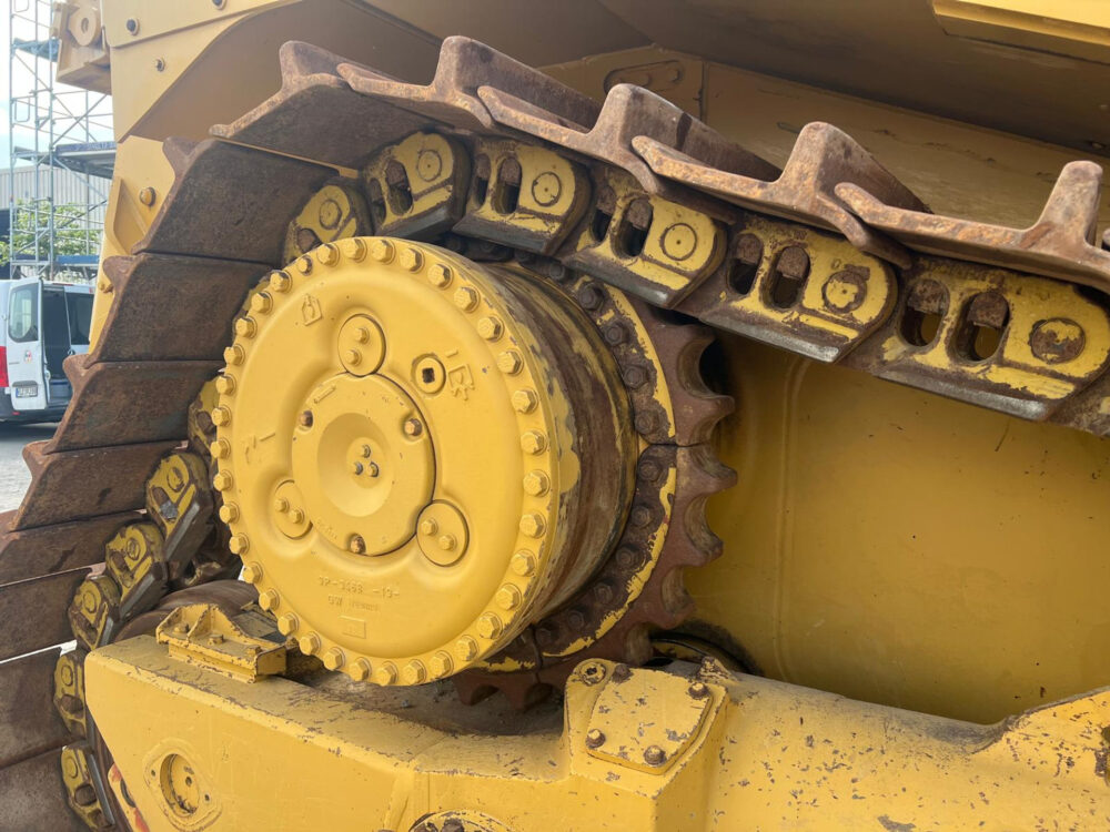 Caterpillar D9T bulldozer