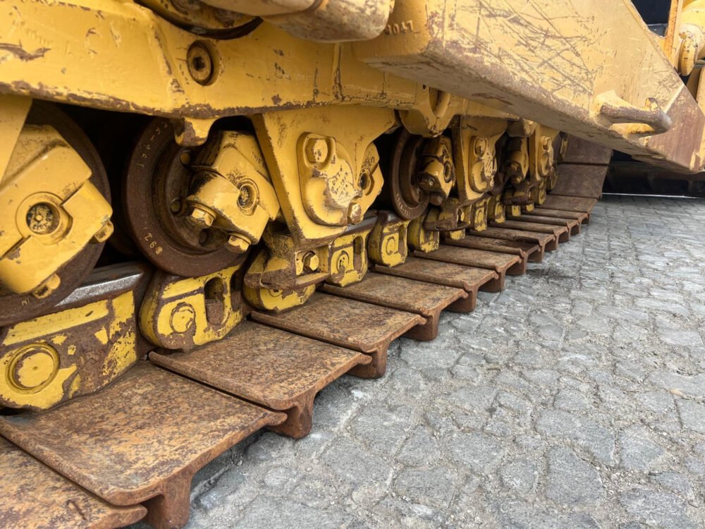 Caterpillar D9T bulldozer