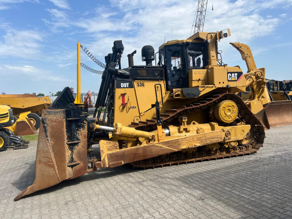 Caterpillar D9T bulldozer
