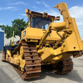 Caterpillar D9T bulldozer