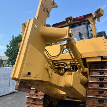 Caterpillar D9T bulldozer