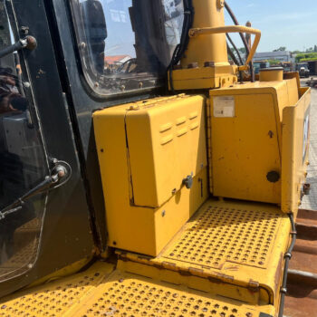 Caterpillar D9T bulldozer