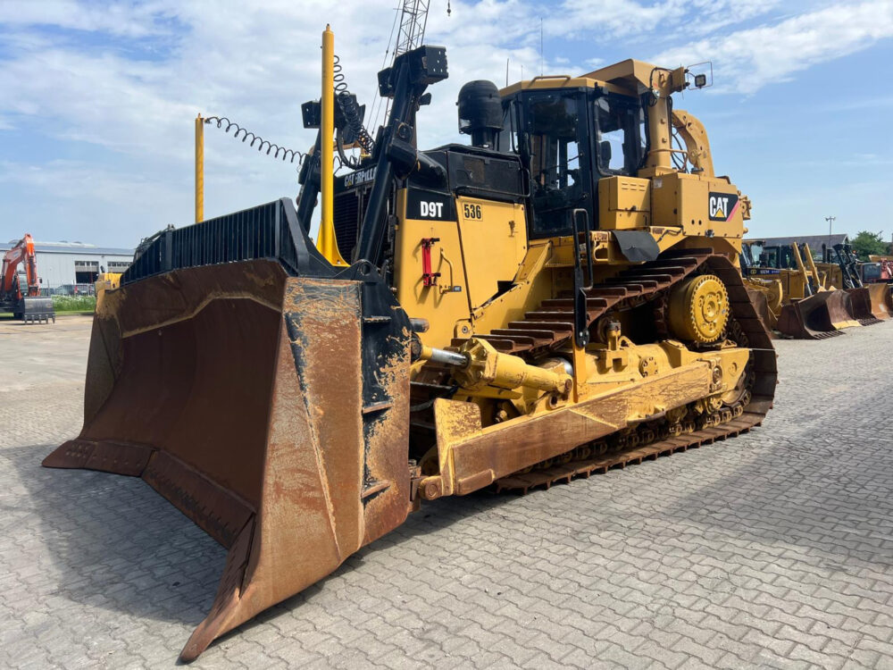 Caterpillar D9T bulldozer