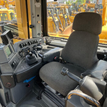 Caterpillar D9T bulldozer